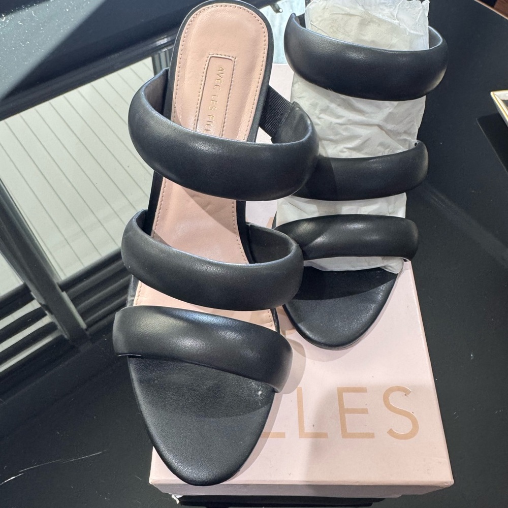 Avec Les Filles Black Women's Sandals